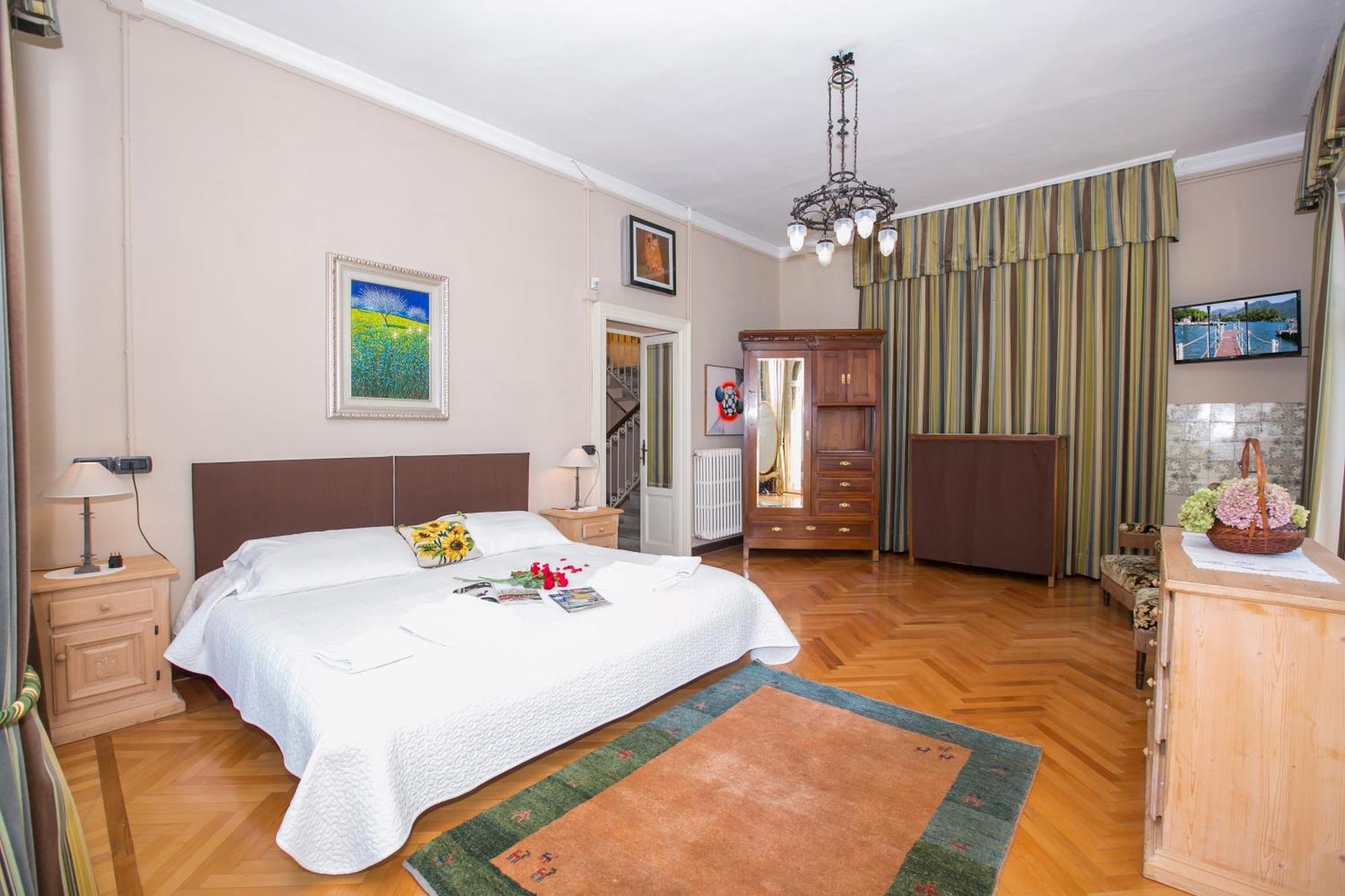 Villa Lucia Grande Βαρένα Εξωτερικό φωτογραφία